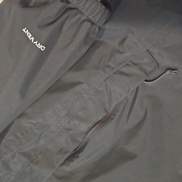 Women's The North Face Rain Coat - Picture 4 of 8